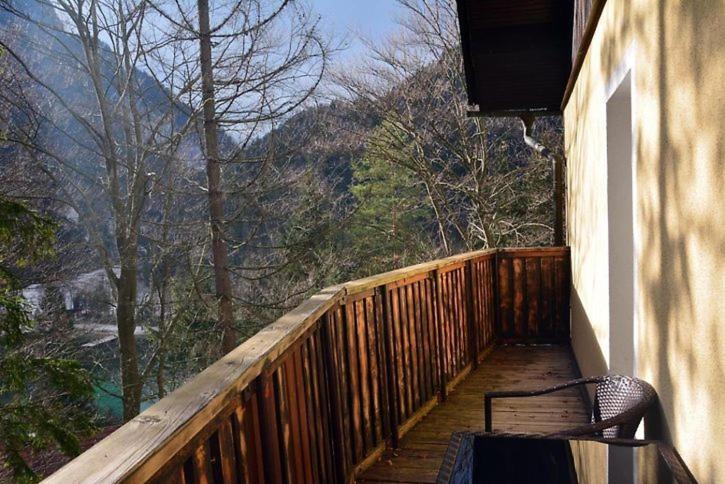 Rooms Barovc By The Lake Jasna クランスカゴーラ エクステリア 写真 A balcony