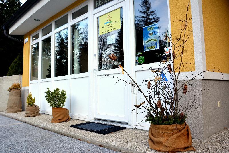 Rooms Barovc By The Lake Jasna クランスカゴーラ エクステリア 写真 Entrance of the museum