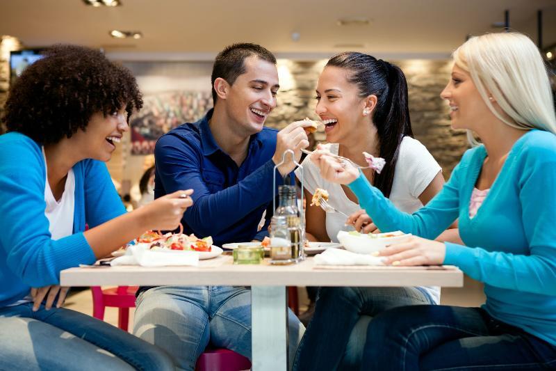 Rooms Barovc By The Lake Jasna クランスカゴーラ エクステリア 写真 A group of friends eating together