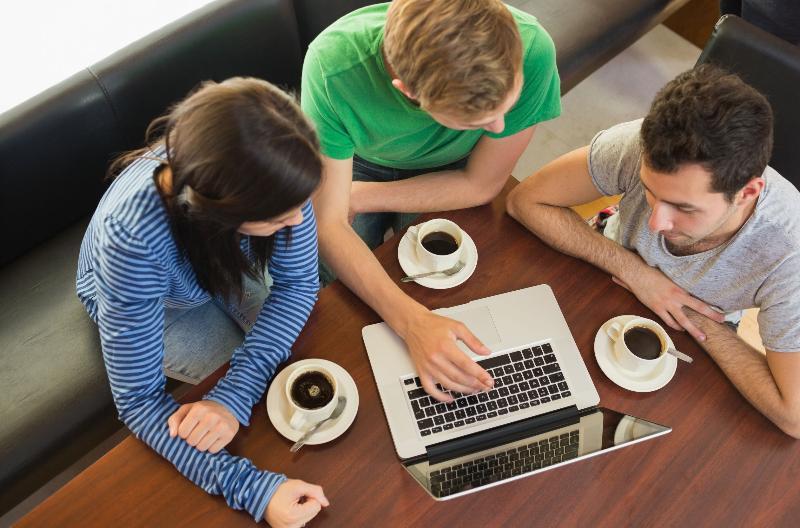 Rooms Barovc By The Lake Jasna クランスカゴーラ エクステリア 写真 Students using a laptop
